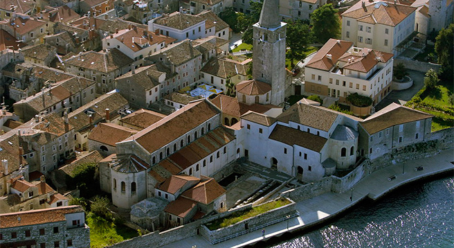 Još jedan grad koji treba svakako posjetiti je Poreč, poznat po Eufrazijevoj bazilici iz 6. stoljeća koja je 1997. godine upisana na UNESCO-vu listu svjetske baštine.